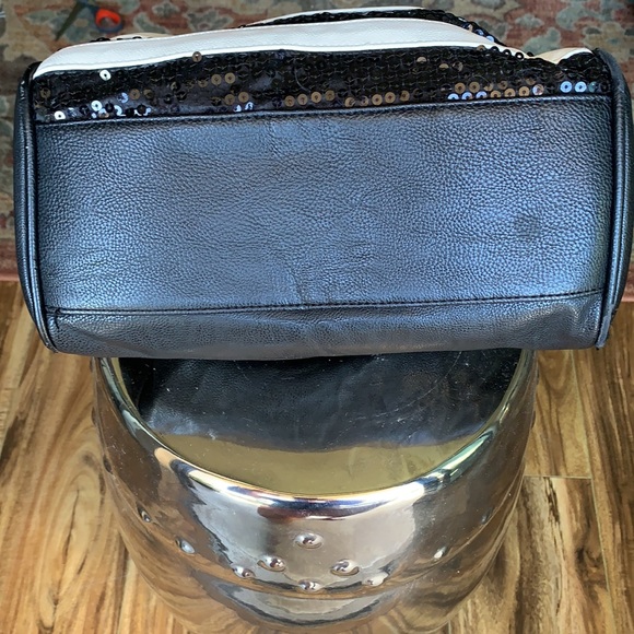 Betsey Johnson over shoulder handbag / purse - Picture 7 of 11